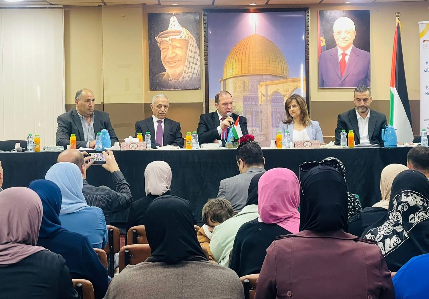 جانب من حفل توقيع منح الدعم